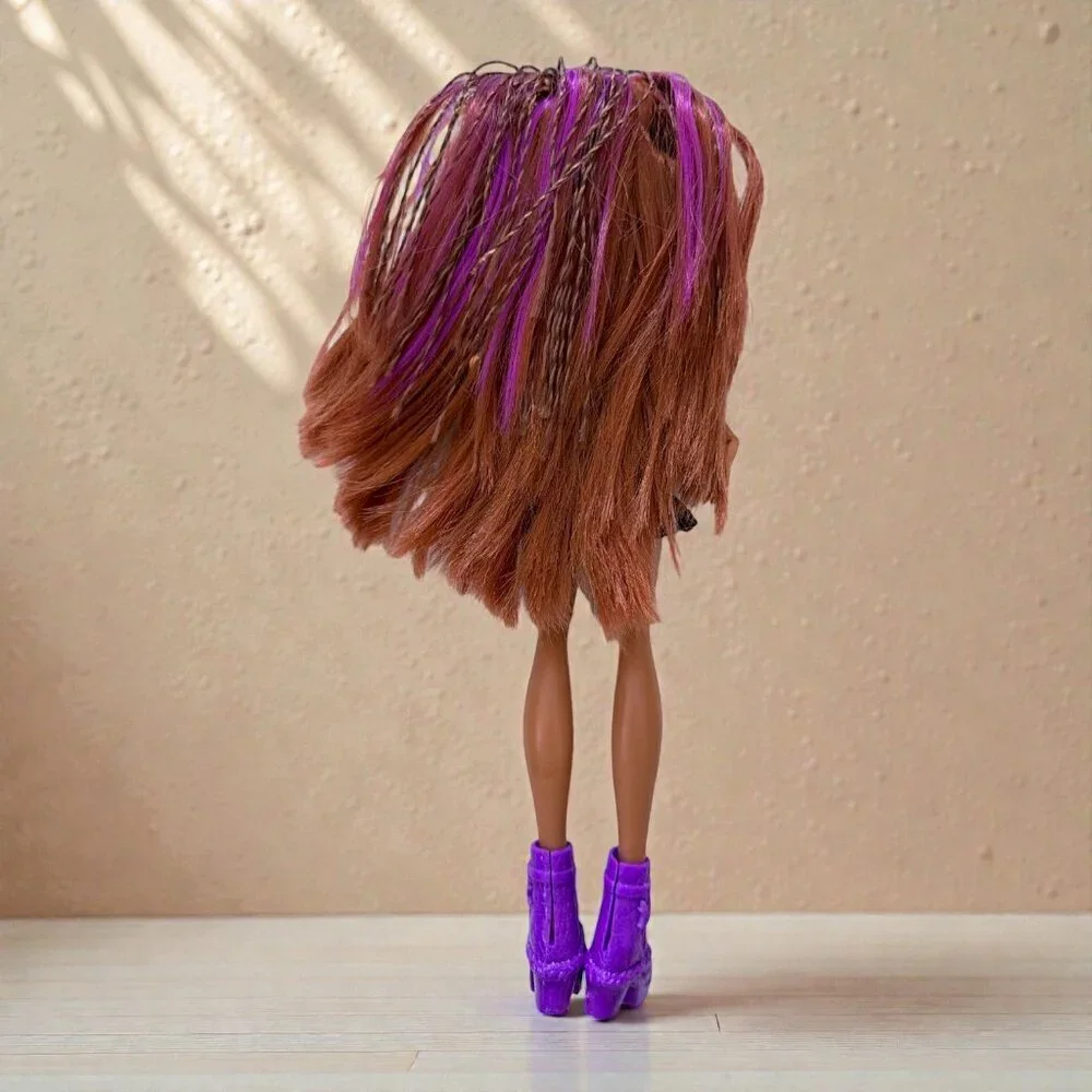 Monster High Clawdeen Wolf First Wave Original Doll Purple Streaks Hair Boots